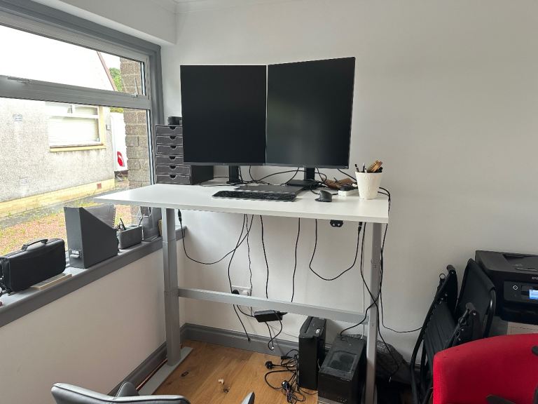 White Standing Desk with Adjustable Height – Good Condition