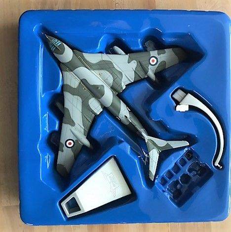 HP Victor (V Bomber): 1:144 Diecast Model, Corgi £60