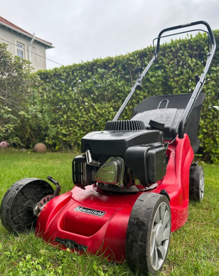 Mountfield petrol lawnmower like new poly deck mower won’t rust or rot 