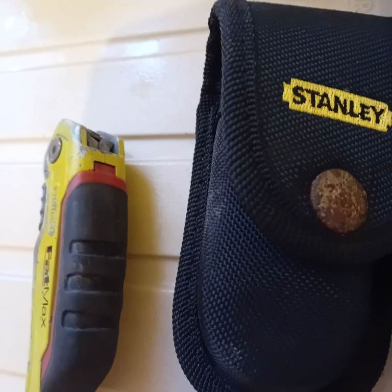 STANLEY KNIFE WITH ATACHMENTS,POST OR COLLECT CF39 8DG
