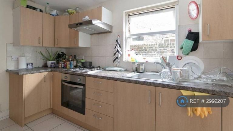 5 bedroom house in Third Avenue, London, W10 (5 bed) (#2992207)