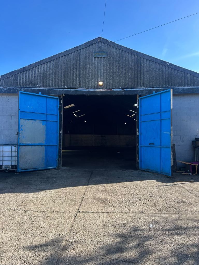 Commercial unit storage to rent 