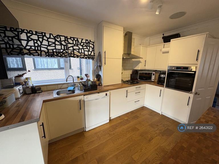 3 bedroom house in Diban Avenue, Hornchurch, RM12 (3 bed) (#2643122)