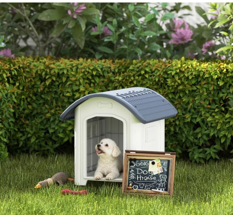 Brand new dog house/kennel