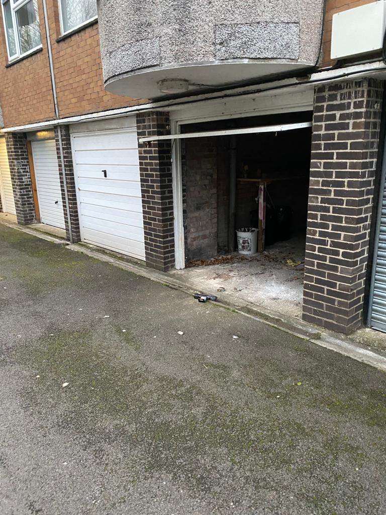 Double garage for rent – parking or storage