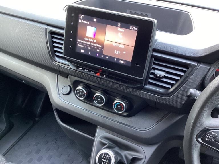 2022 Renault Trafic dCi Blue LL30 Business+ LWB L/R A/C Euro 6 LWB Panel Van Diesel Manual