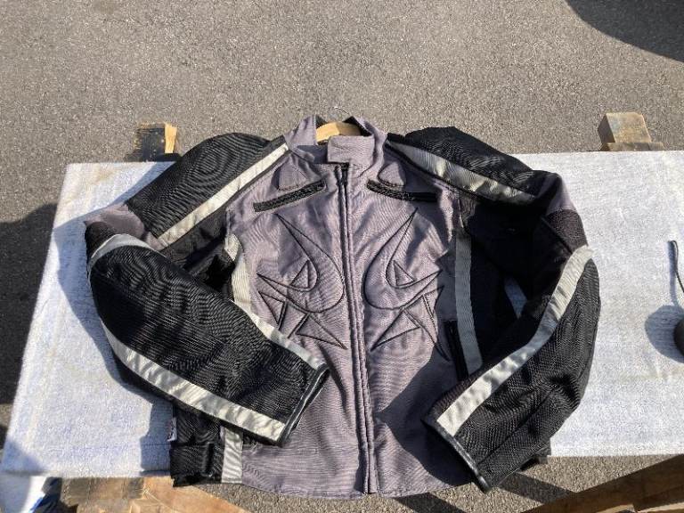 Frank Thomas Motorcycle Jacket, Pics for sizing - please see my other lists - happy to post – thanks