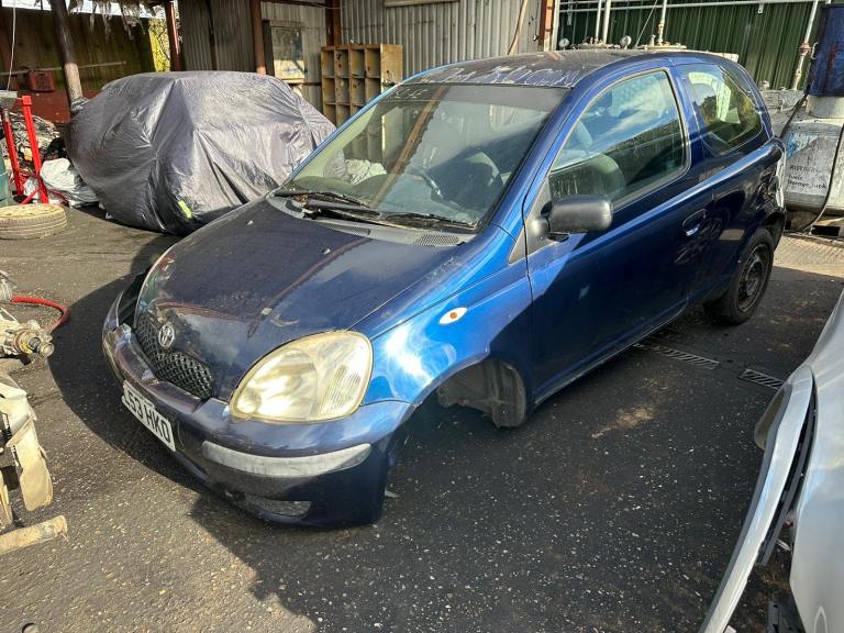 2003 TOYOTA YARIS BLUE BREAKING SPARES PARTS