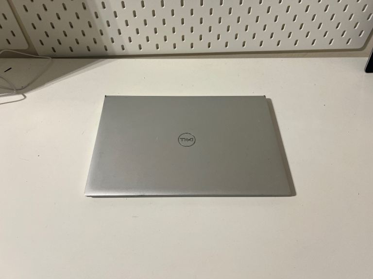 Dell Inspiron 7400 Laptop – 11th Gen Intel i7, 8GB RAM