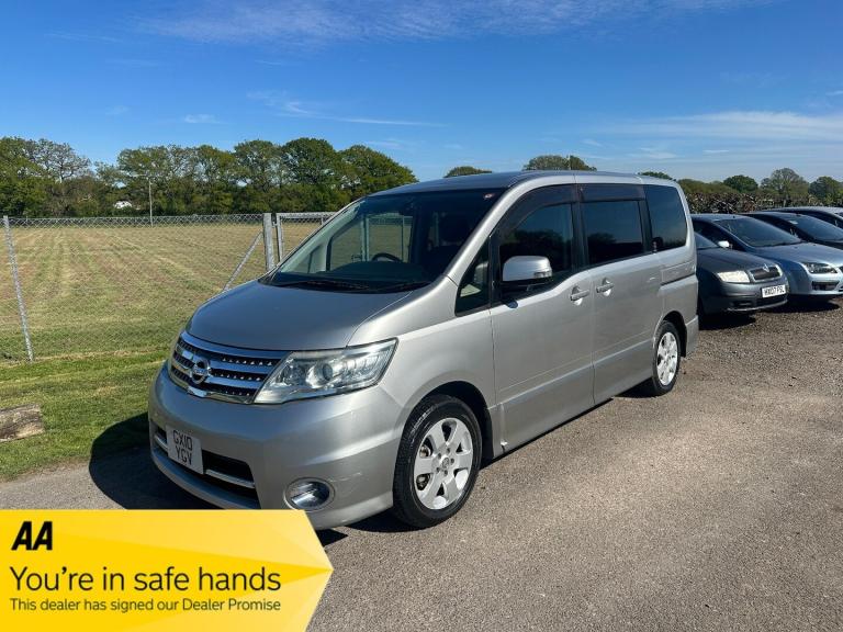 NISSAN SERENA 2.0 2010