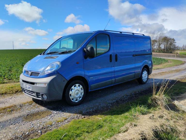 Vauxhall Vivaro 1.9 CDTI (2006) SPARES OR REPAIR £500