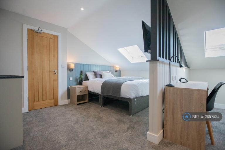 1 bedroom in Gladys Avenue, Portsmouth, PO2 (#2857525)