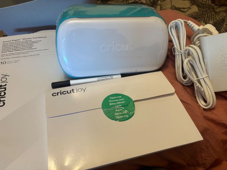 Cricut Joy Cutting Machine with Accessories