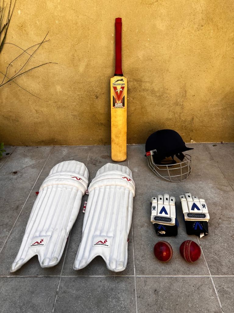 Youth/ Junior cricket gear bundle sale, ideal for school or club cricket.