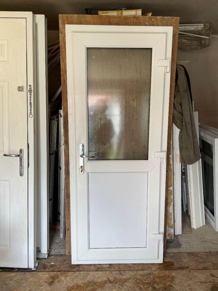 UPVC DOOR 190 x 78 cm - BEAUTIFUL UPVC DOUBLE GLAZED DOOR - OBSCURE SAFETY GLASS (REF: DX238)
