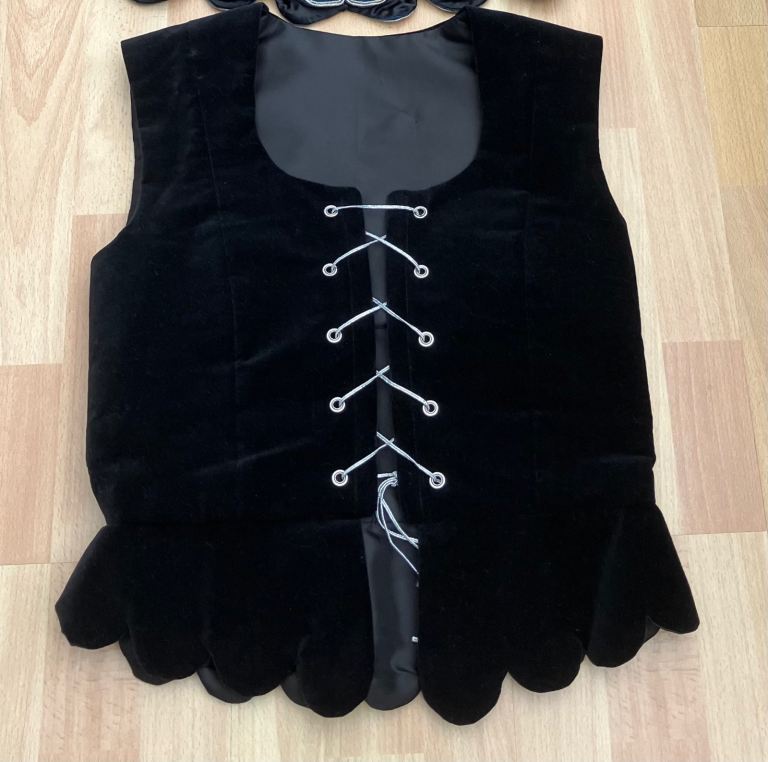 Black Velvet Lace-Up Vest Top – As Good As New