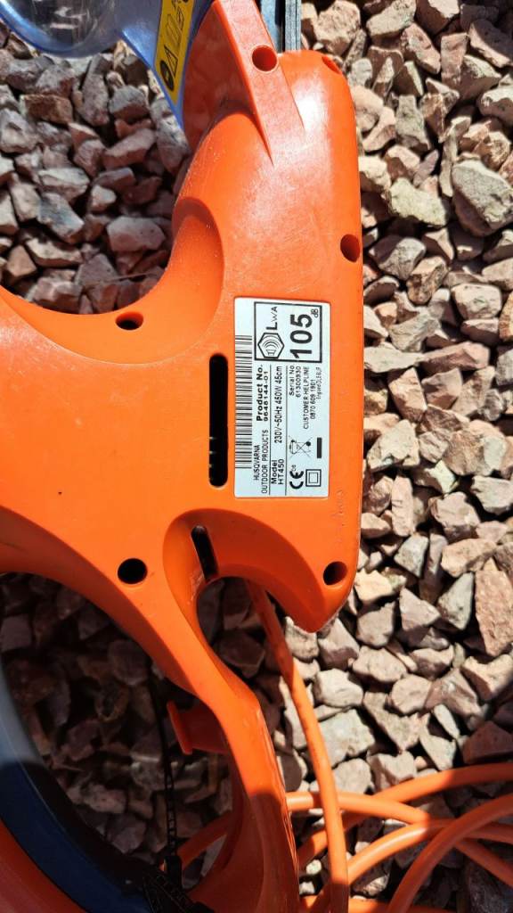 Flymo EasiCut 460 Electric Hedge Trimmer – Ready for Use