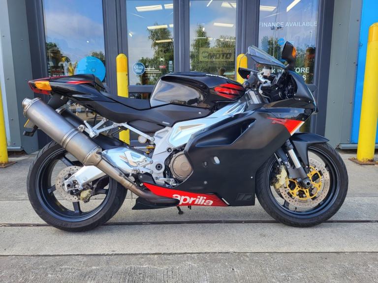 Aprilia RSV 1000 R