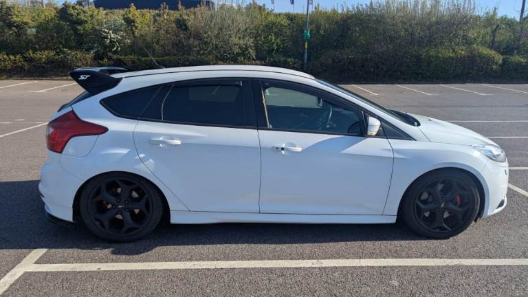 Ford, FOCUS, Hatchback, 2012, Manual, 1999 (cc), 5 doors