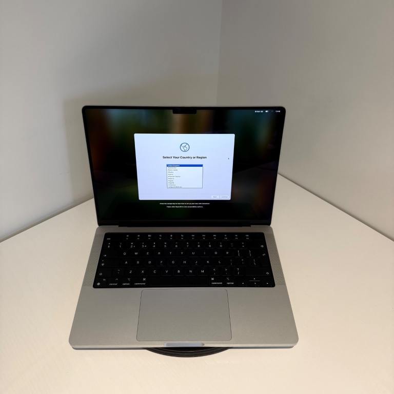 MacBook Pro m1 14 inch 16gb ram 