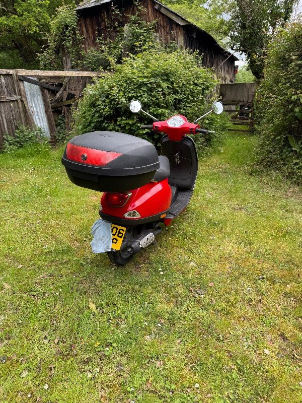 Piaggio, VESPA, 2006, 48 (cc)