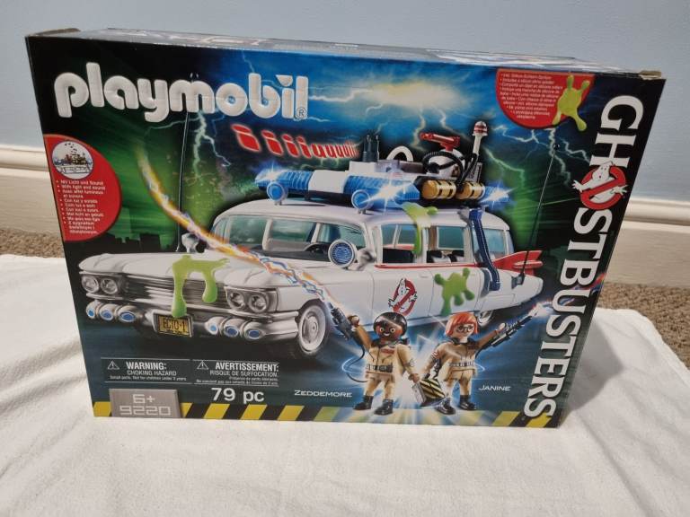 Playmobil Ghostbusters 9220 Ecto-1 with Light and Sound Effects 