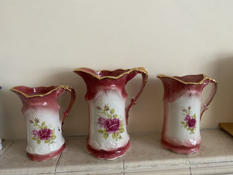 X3 vintage matching set jugs. Pink ornate