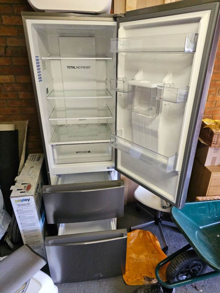 Haier fridge freezer freestanding 