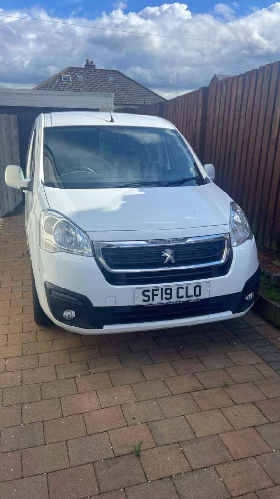Peugeot, HORIZON RS BLUE HDI S/S, MPV, 2019, 1560 (cc), 5 doors