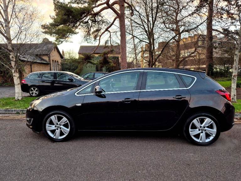 VAUXHALL ASTRA WITH 1 YEAR M.O.T