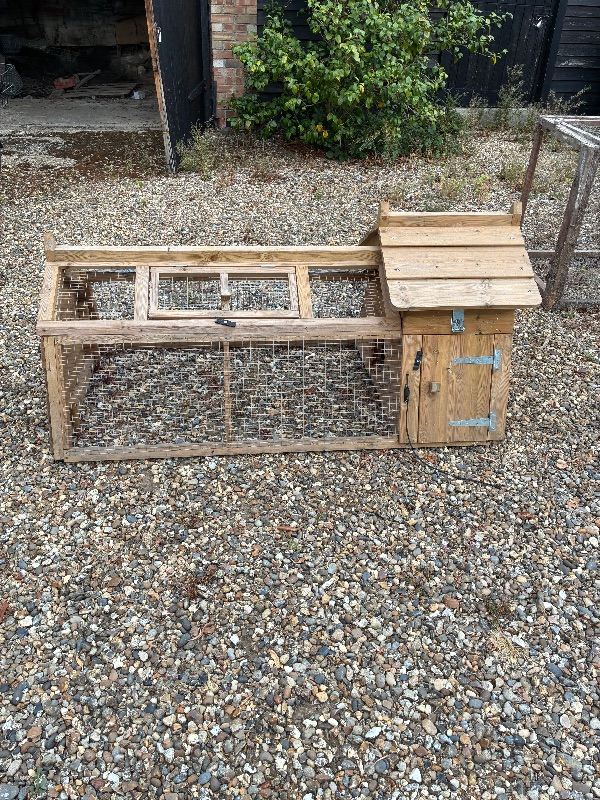 Hen house / guinea pig /rabbit house with attached run
