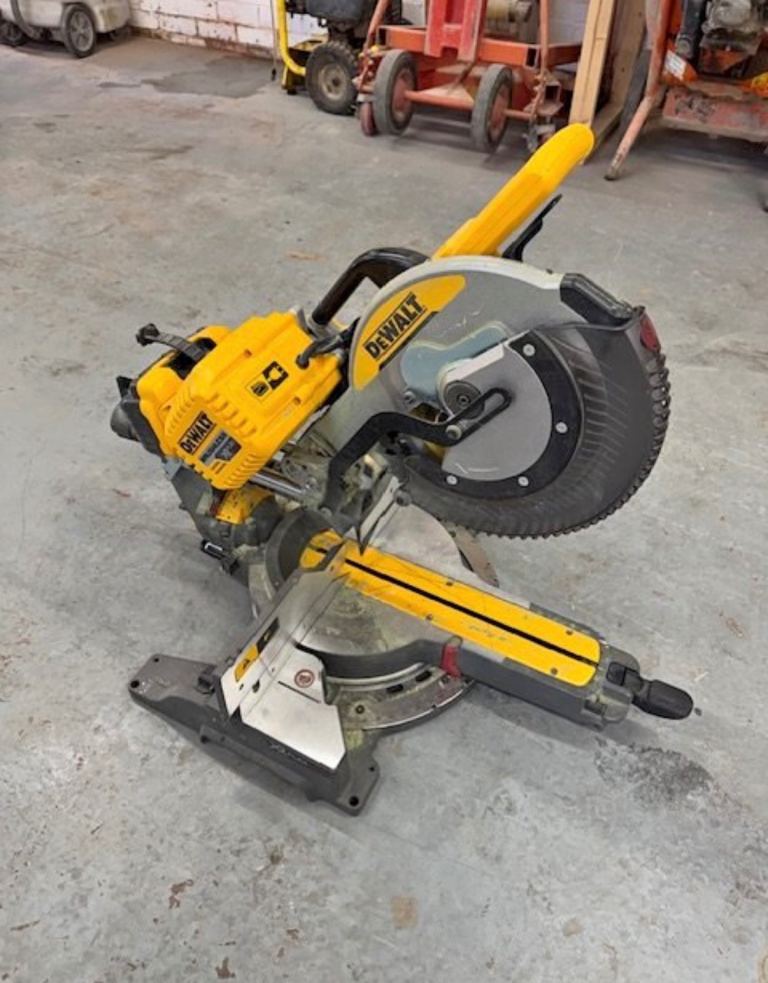 Dewalt mitre saw 110v 