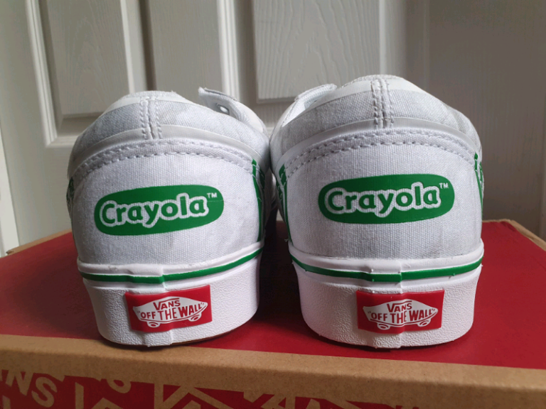 VANS X Crayola ComfyCush Old Skool SIZE 7