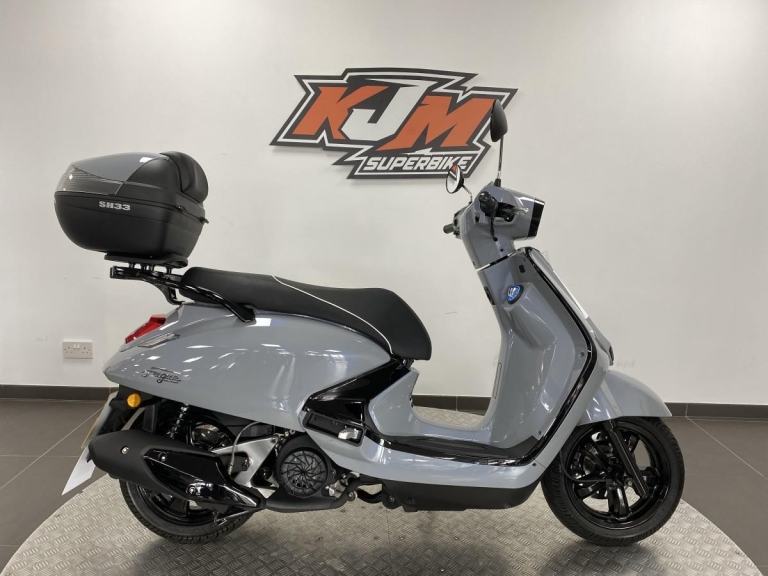 SYM FUGUE 125 IN GREY, PRE REGISTERED BIKE AVAILABLE, GOOD SAVING ON RRP