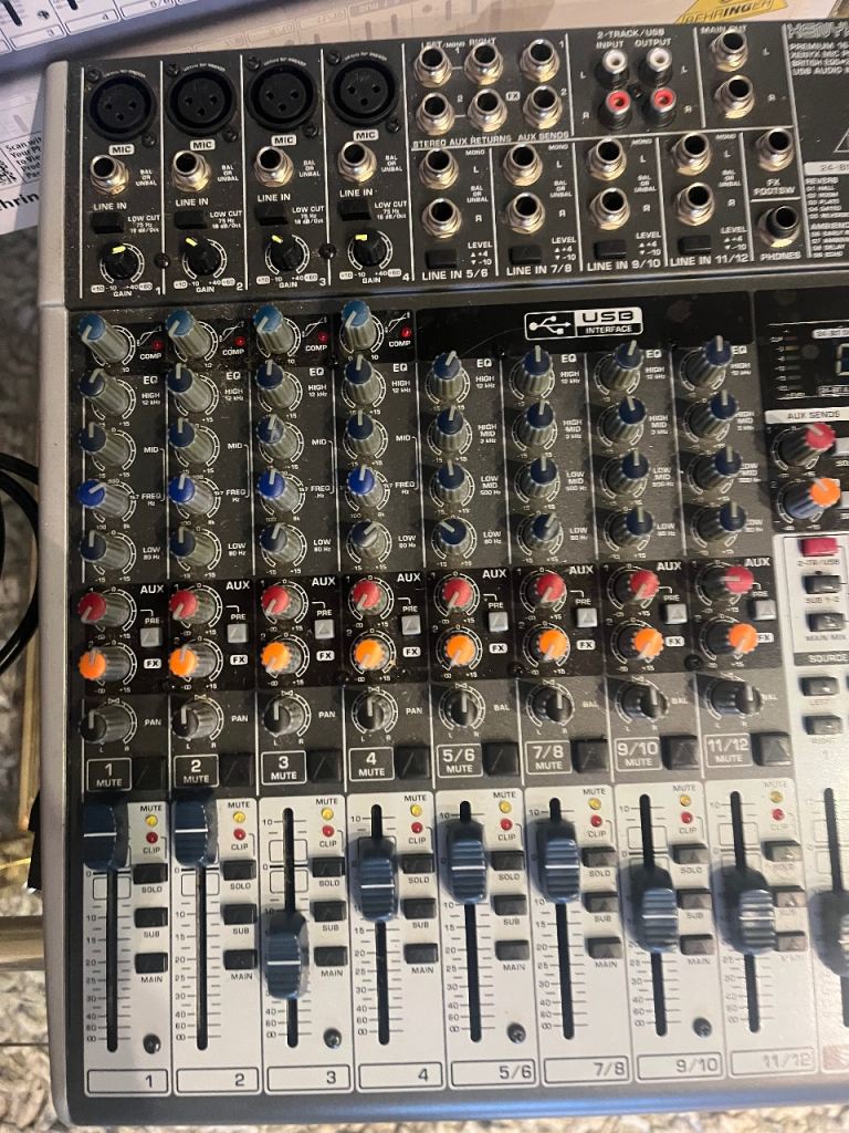 Behringer Xenyx X1622USB mixer