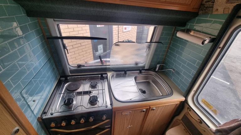 Auto Sleeper Executive