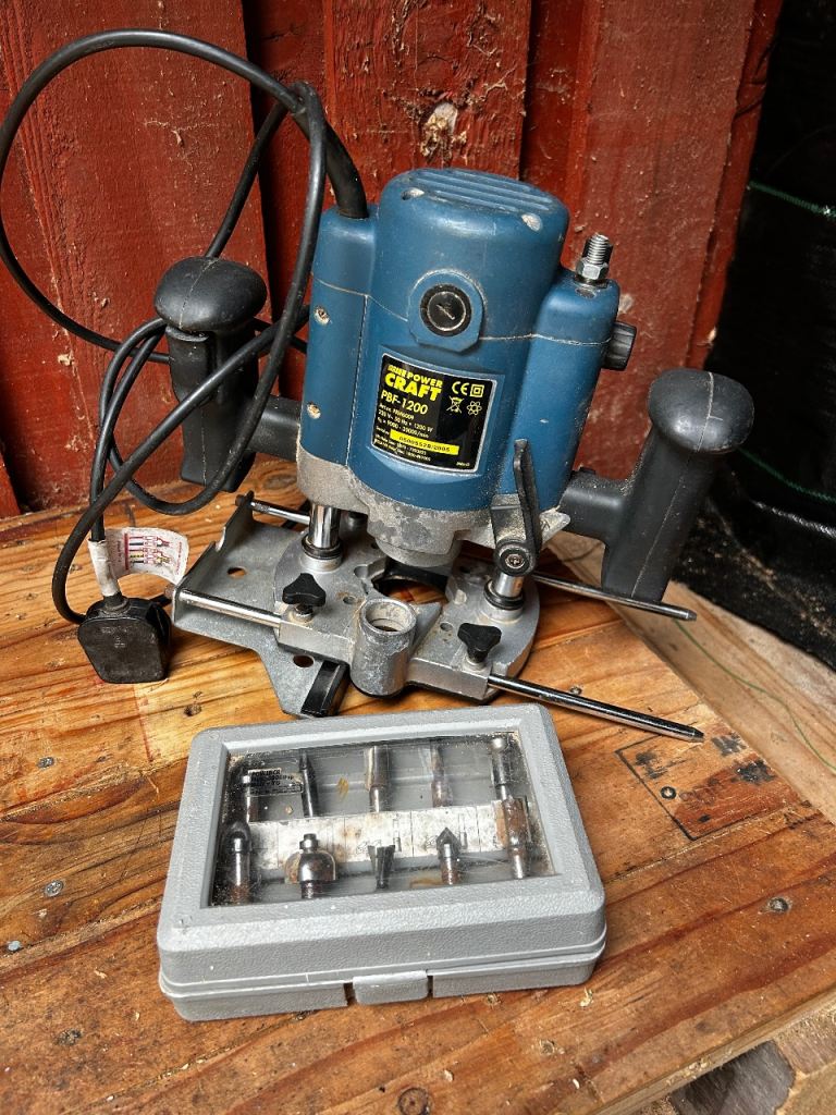 Power Craft POW 1300 Router with Bit Set – Good Condition