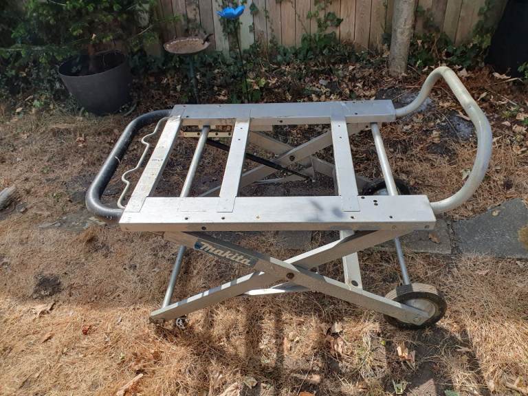 Makita 194093-8 Adjustable Portable Table Saw Stand with Wheels 