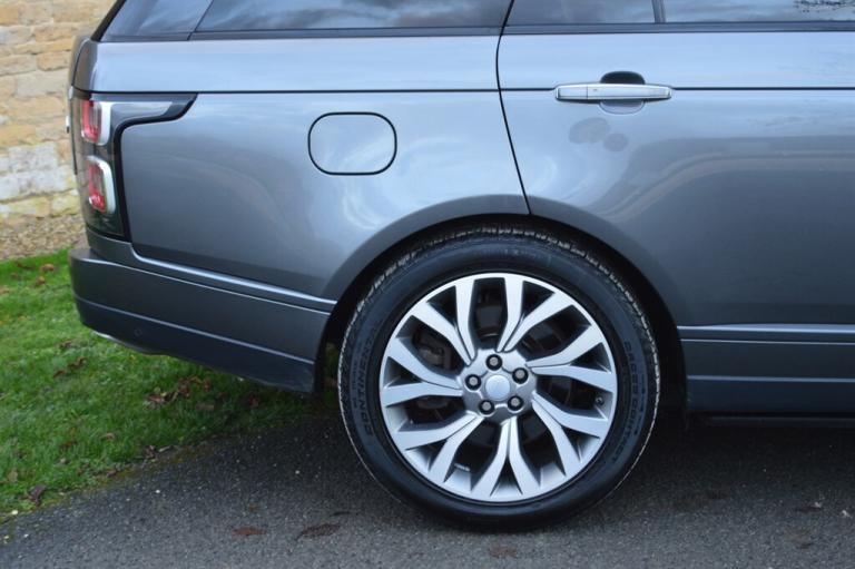 2018 Land Rover Range Rover 4.4 SDV8 Autobiography 4dr Auto ESTATE DIESEL Automatic