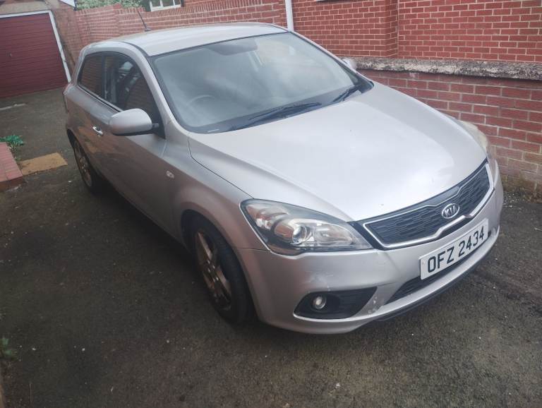 Kia, PRO CEED, Hatchback, 2012, Manual, 1582 (cc), 3 doors