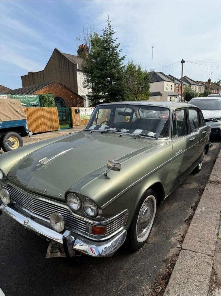 A CLASSIC 1965 HUMBER SUPER SNIPE LUXURIOUS CLASSIC CAR