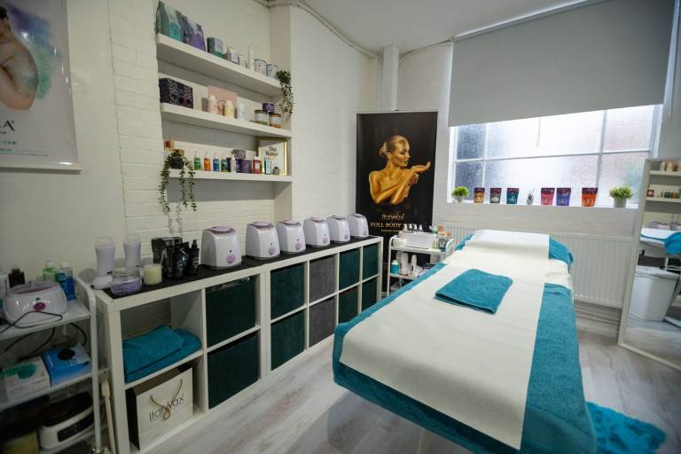  Beauty Room | Office | Creative Space | Commercial Unit | Workspace in Leyton East London E10 