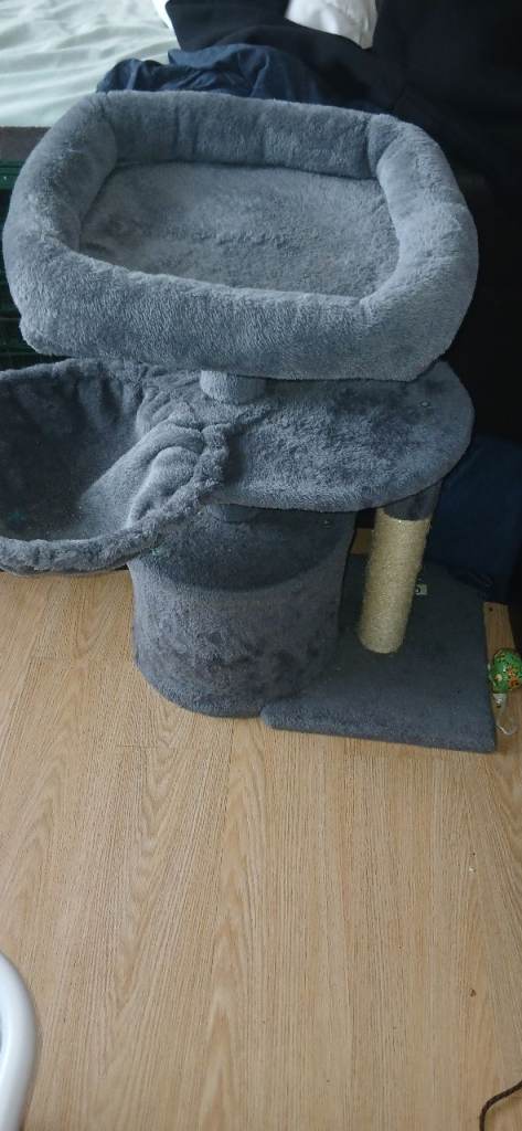 Small cat tree