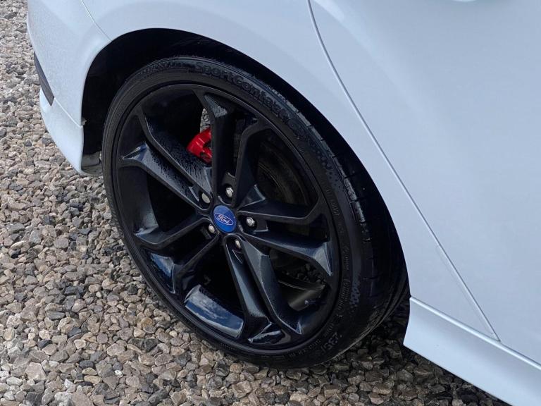 2015 Ford Focus 2.0T EcoBoost ST-2 5dr HATCHBACK PETROL Manual