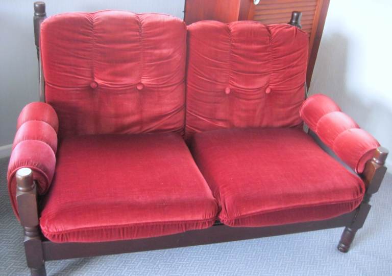 Two seater Burgundy Dralon Settee - Free