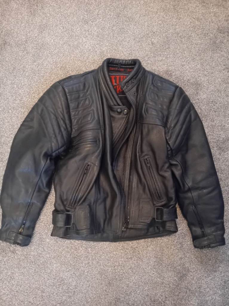 LEATHER LADIES MOTORCYCLE JACKET - SIZE 12