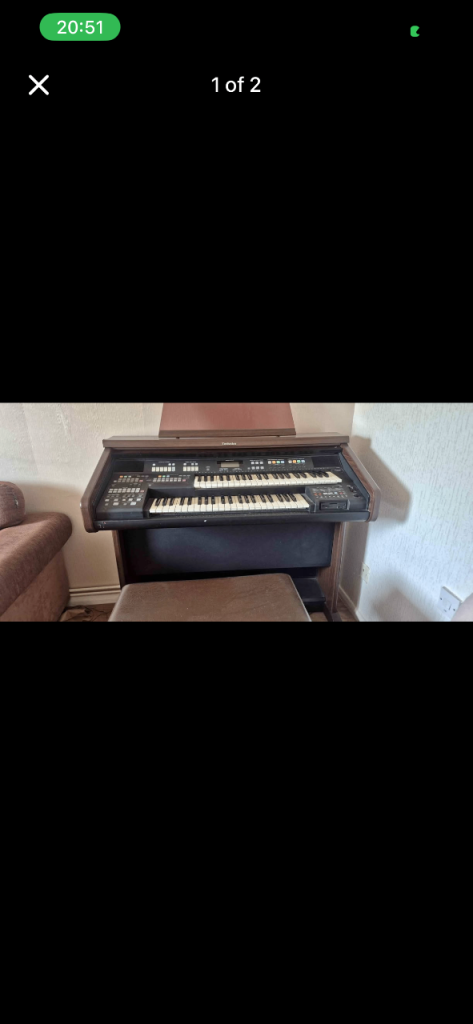 Vintage Electronic Organ with Bench – Good Condition