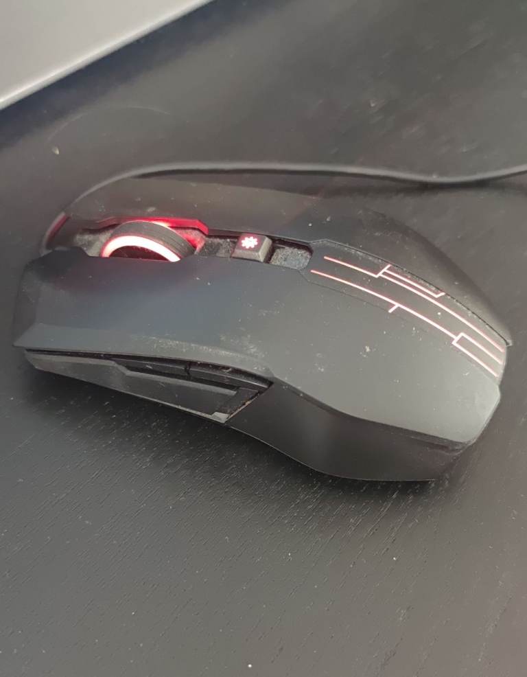 Gaming Keyboard + 1 mouse brand devastator 3 