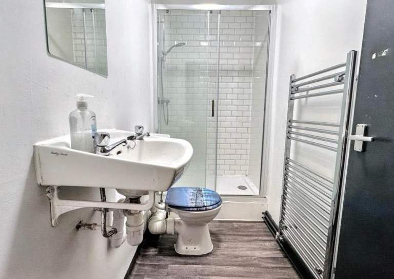 Double bedroom available for rent, unfurnished 