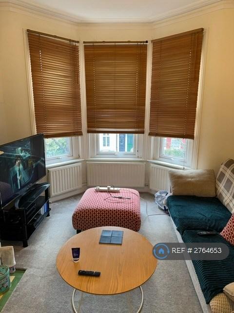 2 bedroom flat in Maryland Road, London, N22 (2 bed) (#2764653)